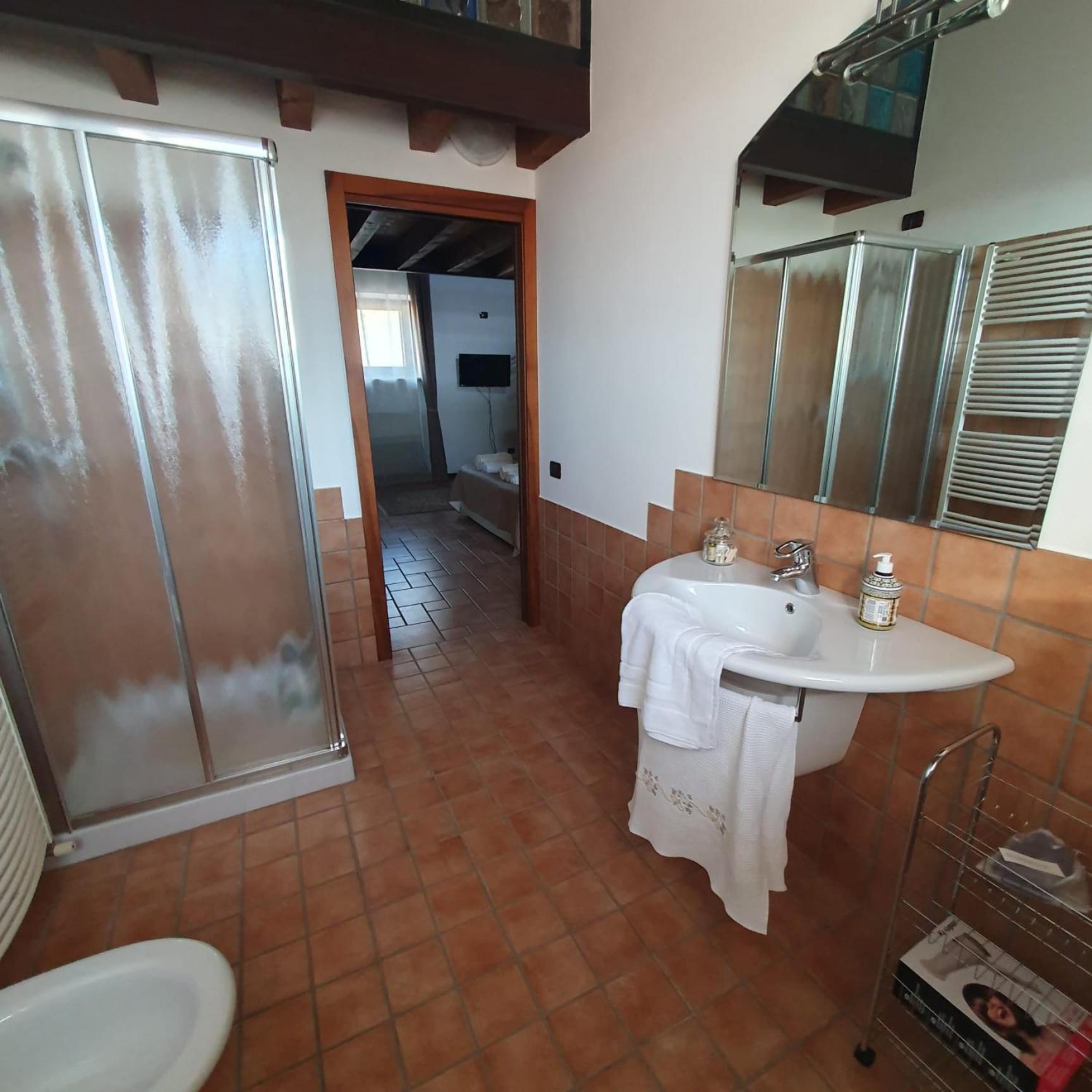 Gesuitirooms Sona Exteriör bild
